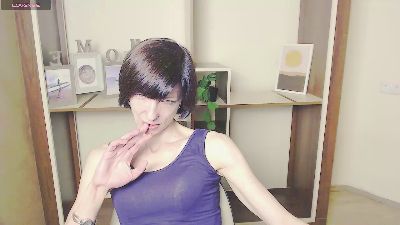 AngelinaLess_ from United States