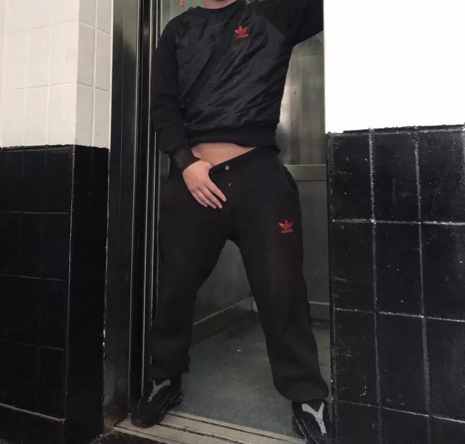 BigDickLad3 from United Kingdom