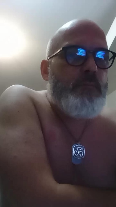 D4DLou1sX from France