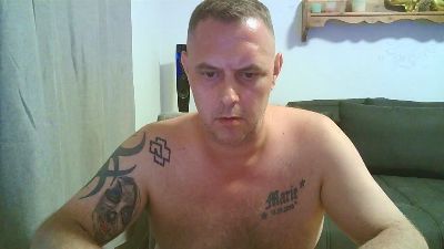 Hornysexy79 from Belgium