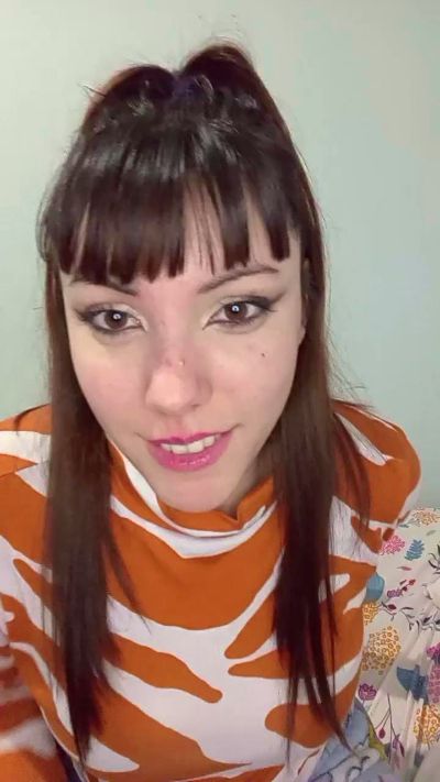 Lara_99_ from Argentina