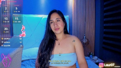LauRoberts from Colombia