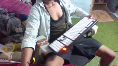 hugelittle29 from India